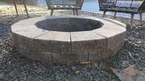 stone firepit close 480 crop